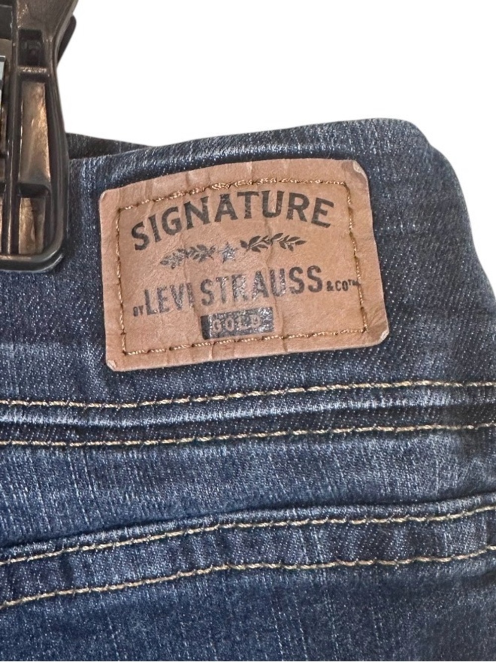 Levi Strauss Signature Gold Pull on Skinny Totally Shaping Jeans womens 18L - Picture 9 of 13